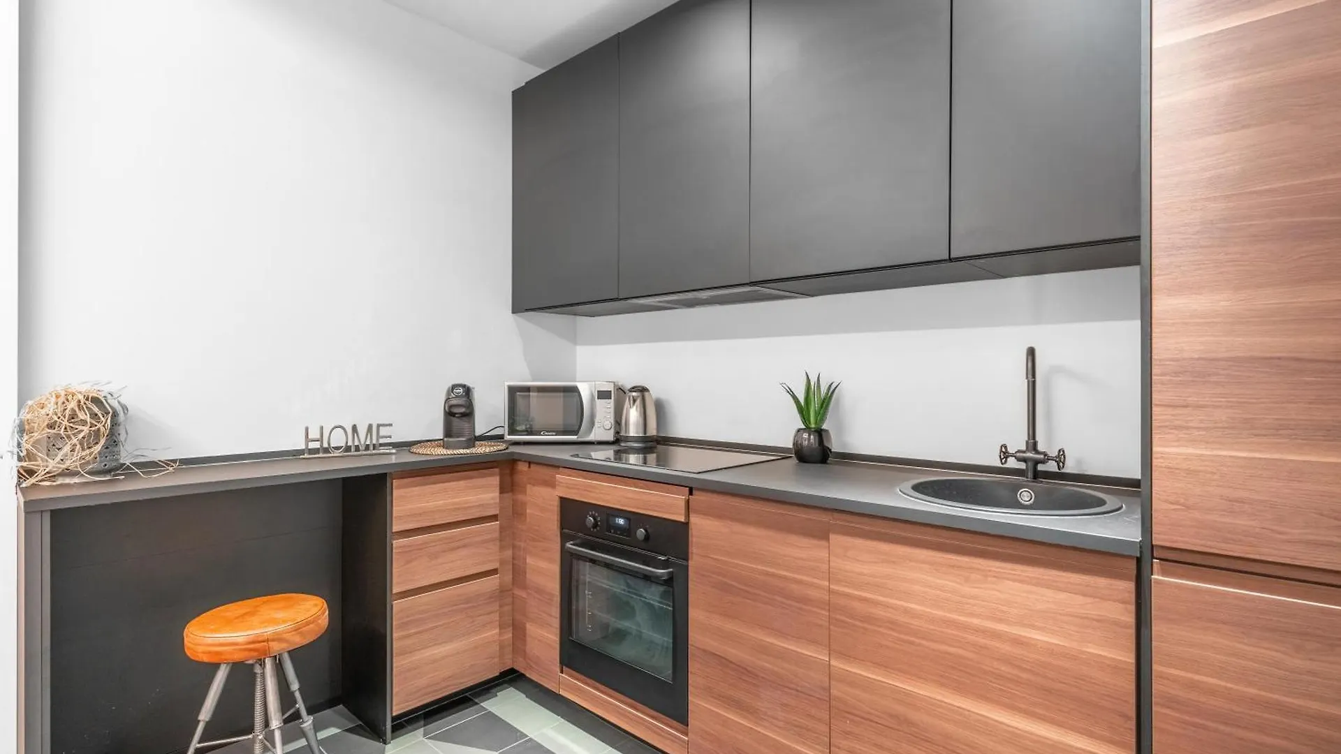 Arq14 - Duomo-Loreto - Central Romantic Milan Apartment